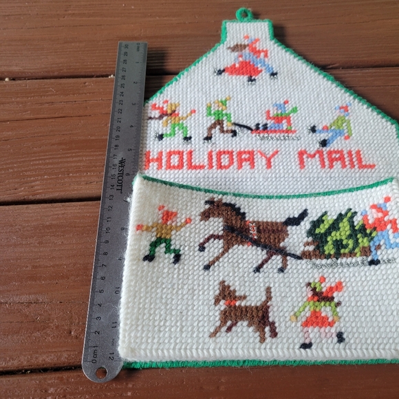 Handmade Plastic Canvas Holiday Mail Holder Vintage - Picture 2 of 5